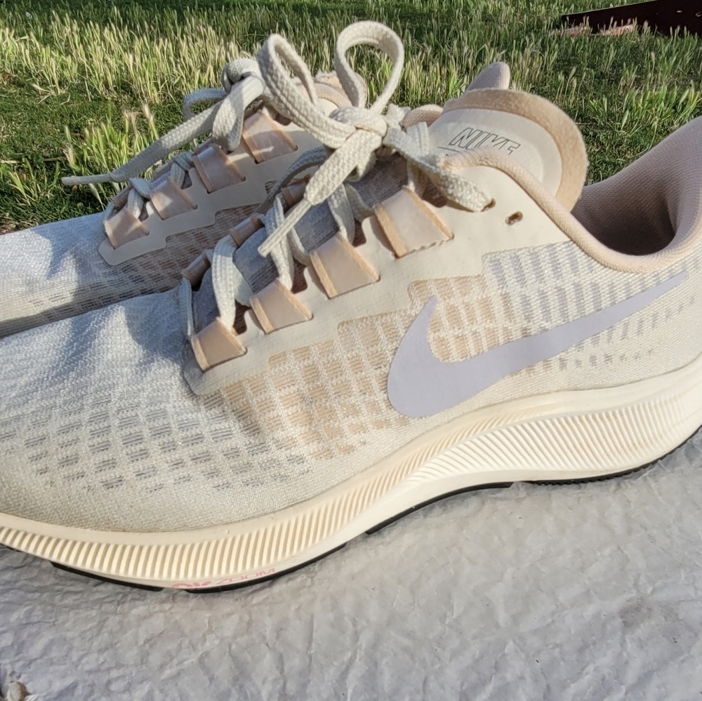 Nike zoom pegasus size 8 women's